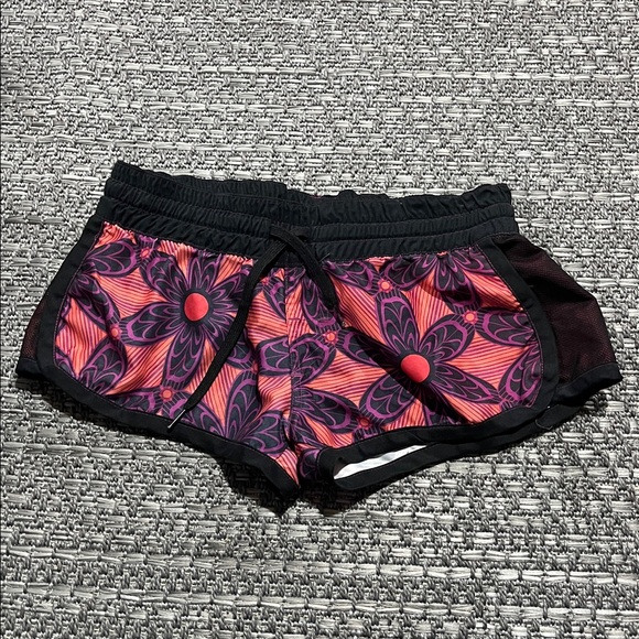 Pipeline | Floral Swim Shorts - Picture 1 of 9